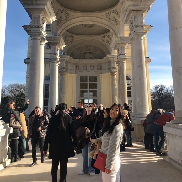 Meet your Posher, Michelle - Picture 1 of 1